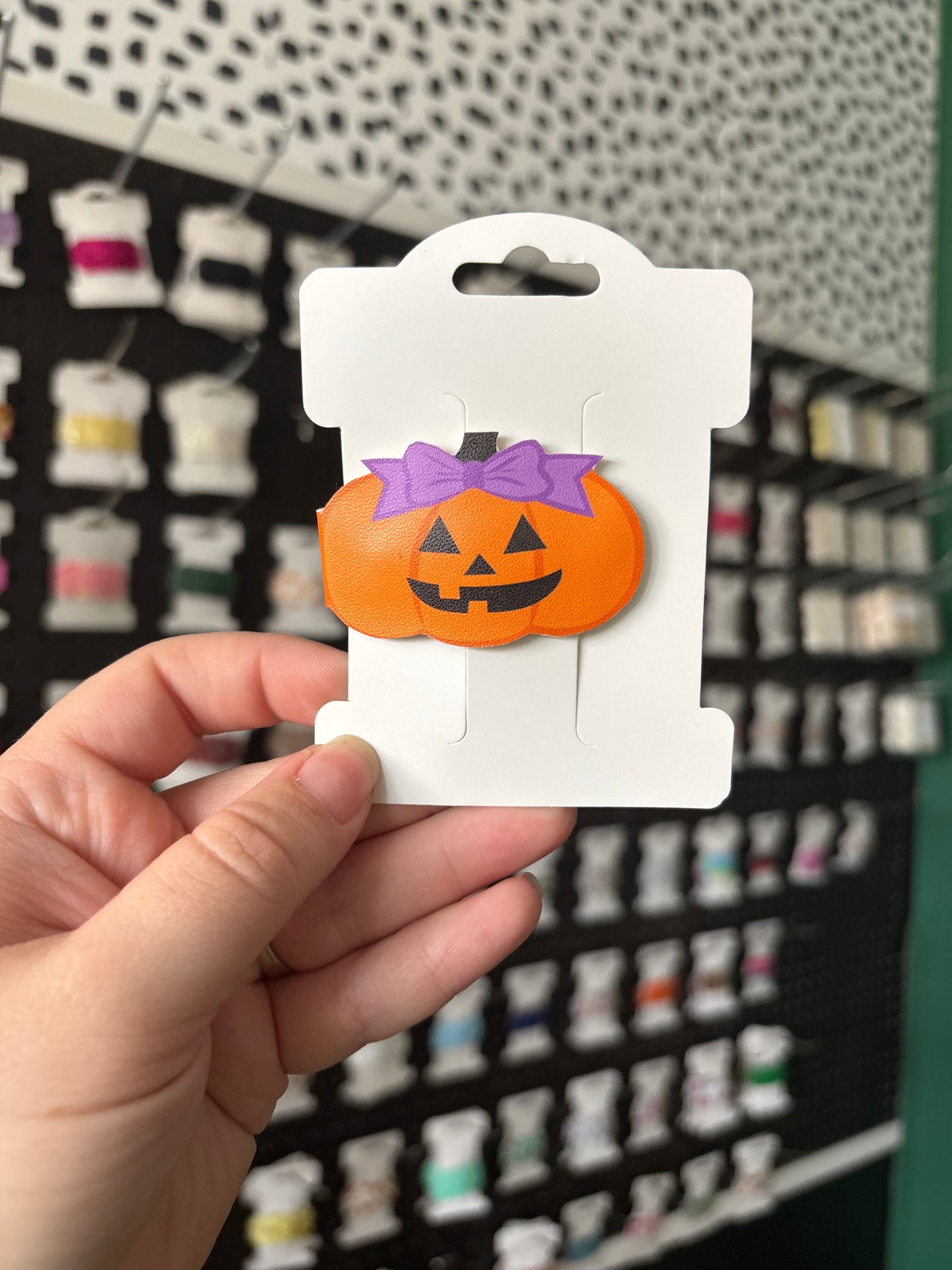 Pumpkin with bow snap clip