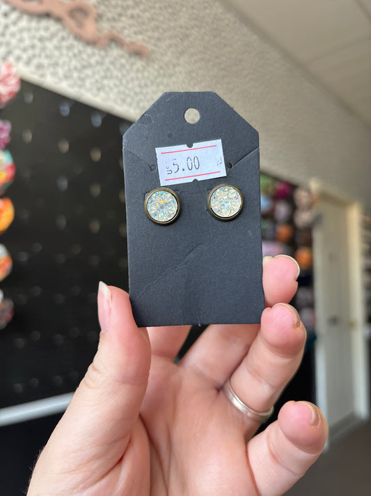 Floral Durzy 8mm earring
