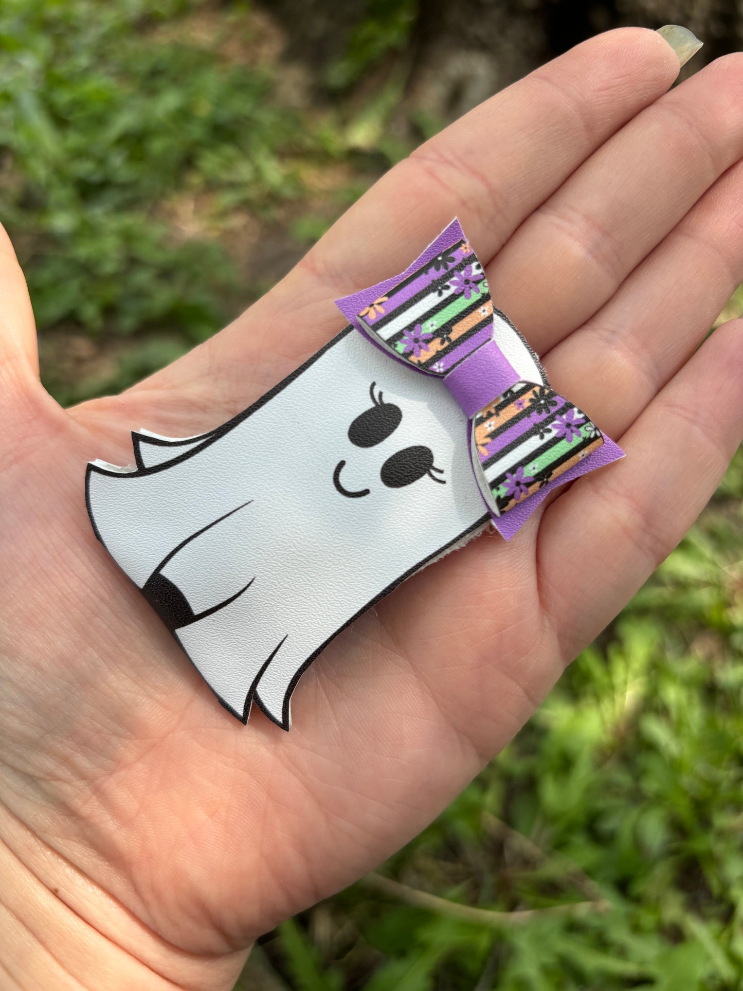 Ghost with Halloween stripes snap clip