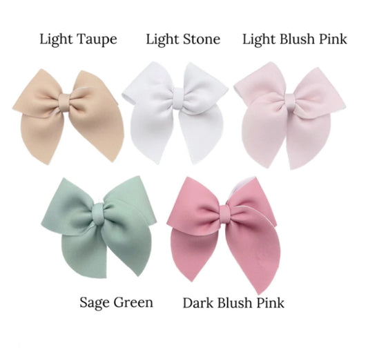 Light solid color sailor bows