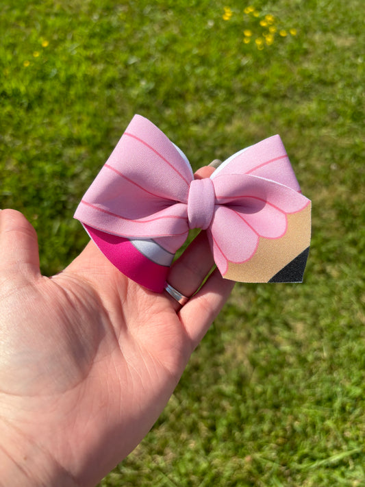 Light pink pencil clip bow