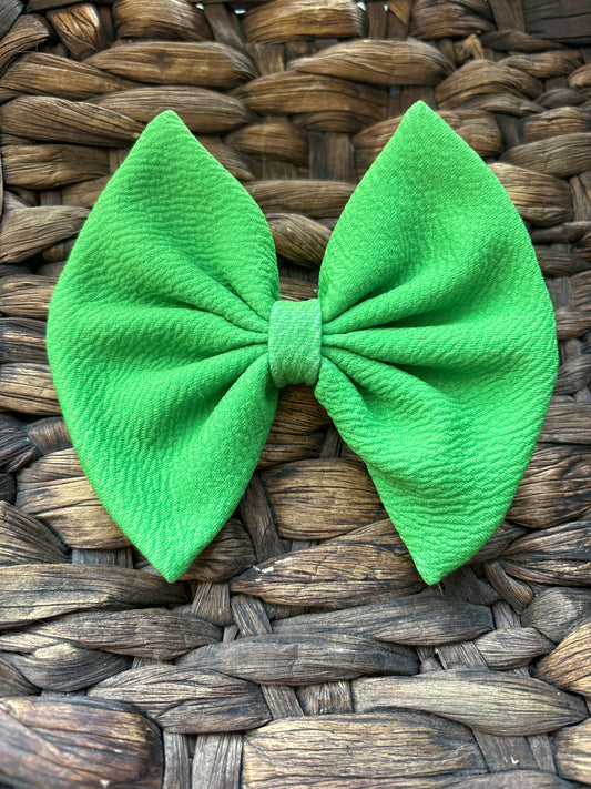 Green regular clip bow