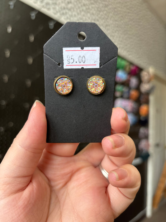 Peach floral Durzy 10mm earring