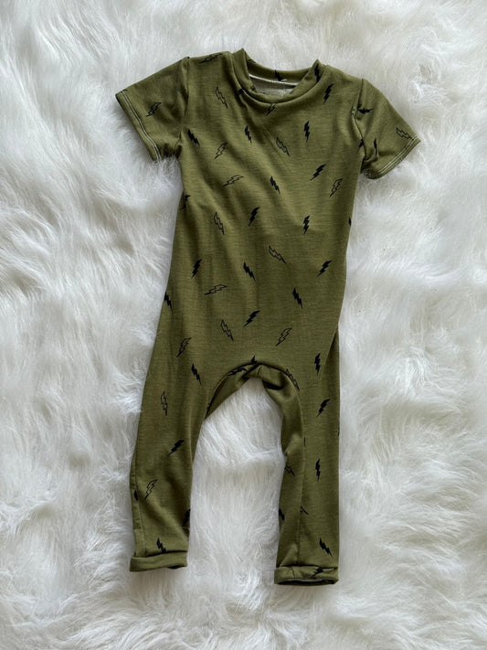 lighting bolt- 6-12m- envelope romper