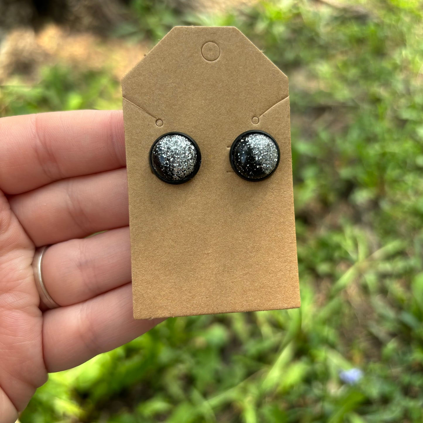 Black and silver glitter 12mm earring