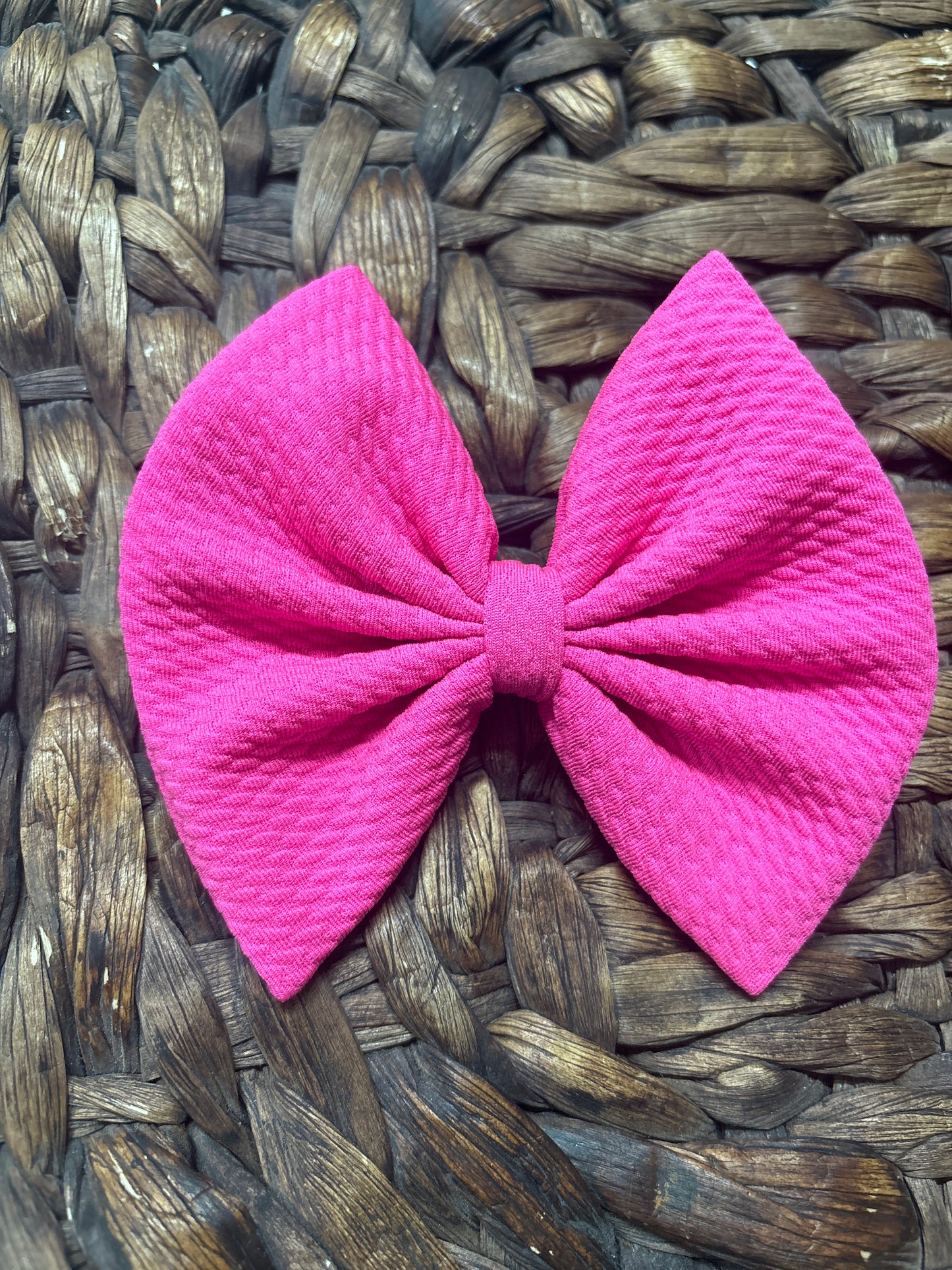 Hot pink regular bow