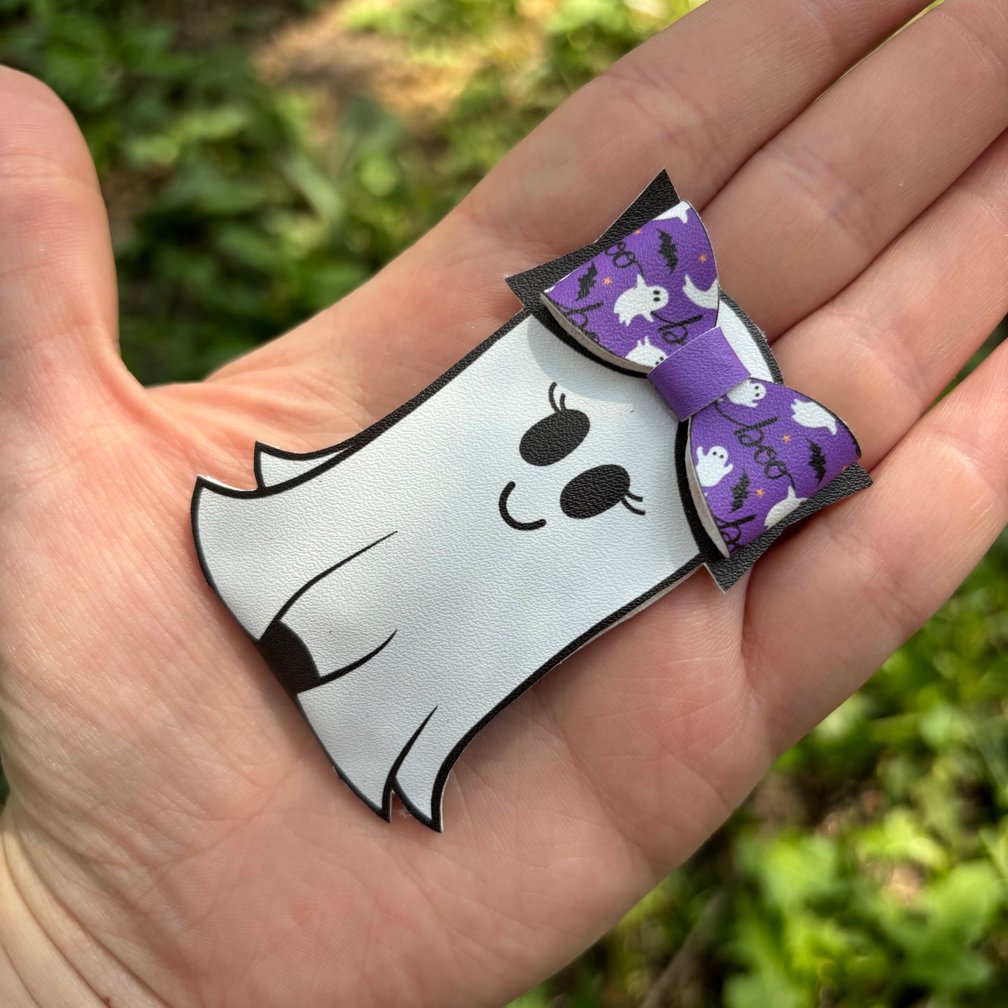 Ghost with purple bow snap clip