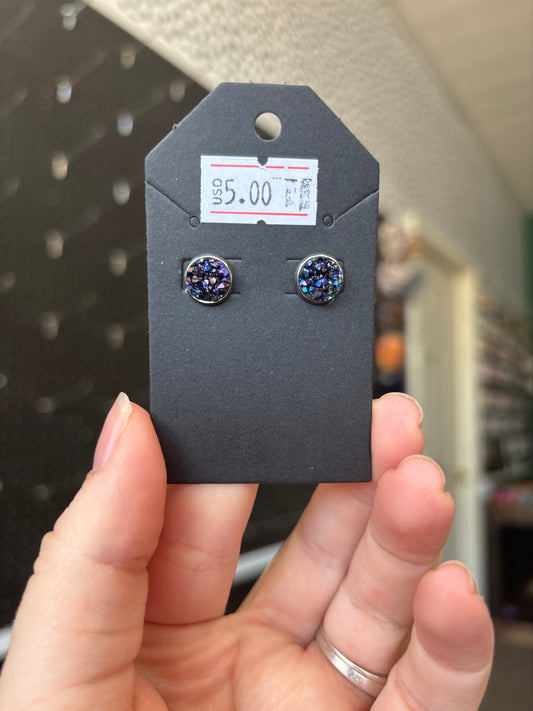 Black/blue Durzy 8mm earring