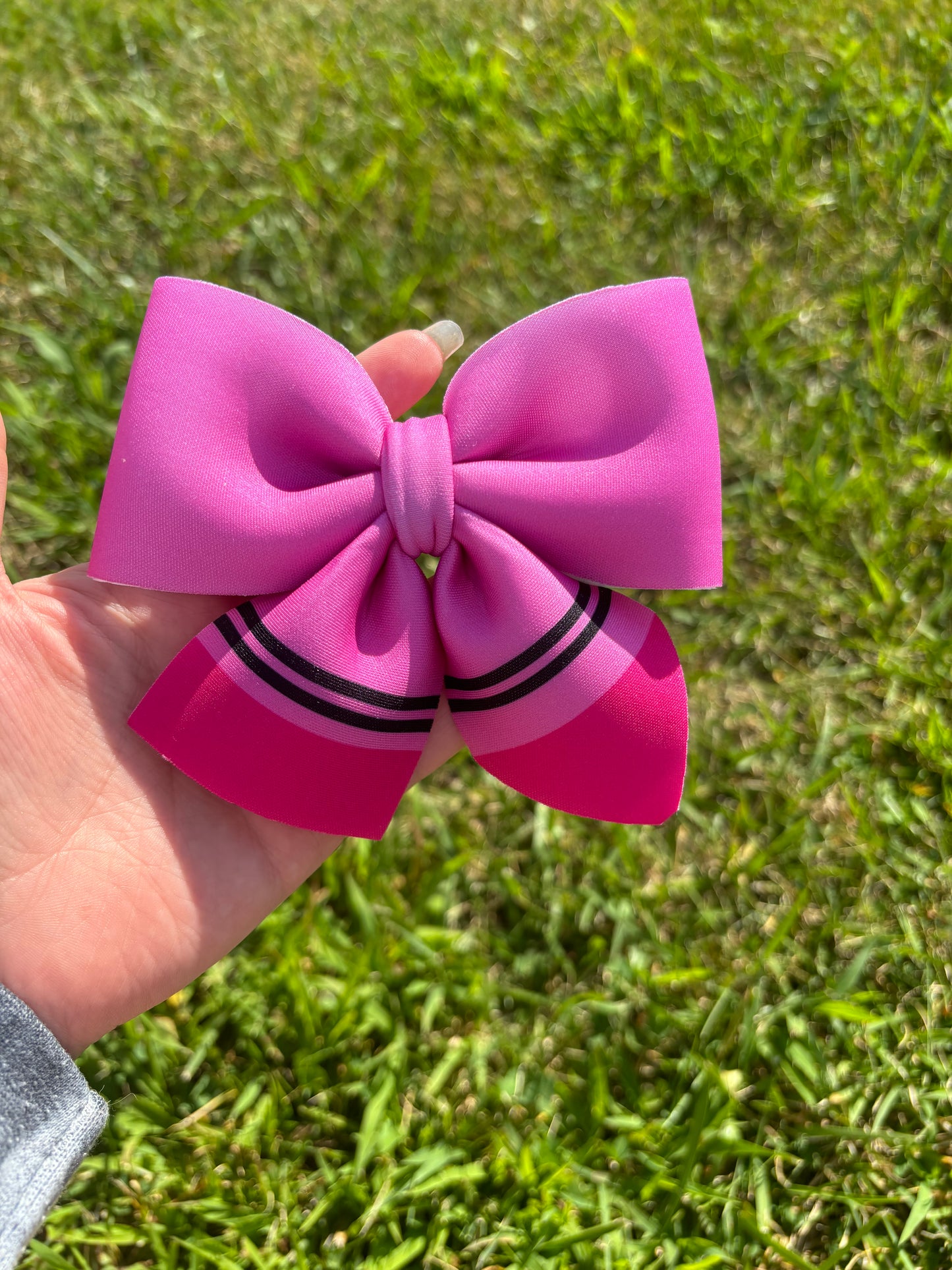 Pink crayon sailor clip bow