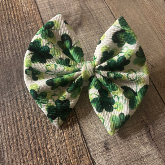 Shamrocks- regular bow