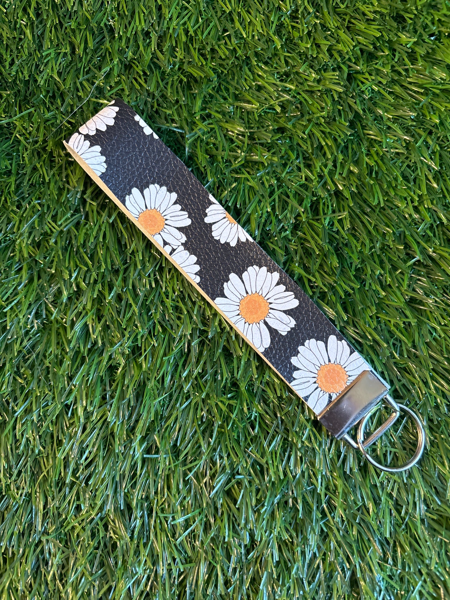 Daisies key fob