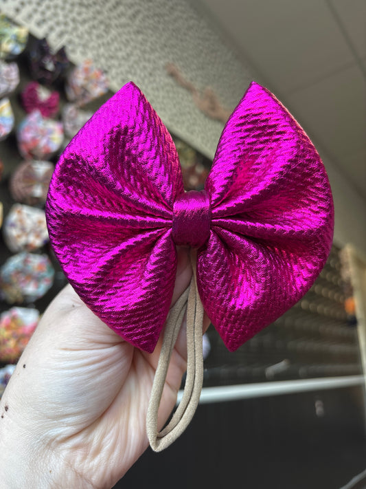 Fuchsia foil regular clip bow