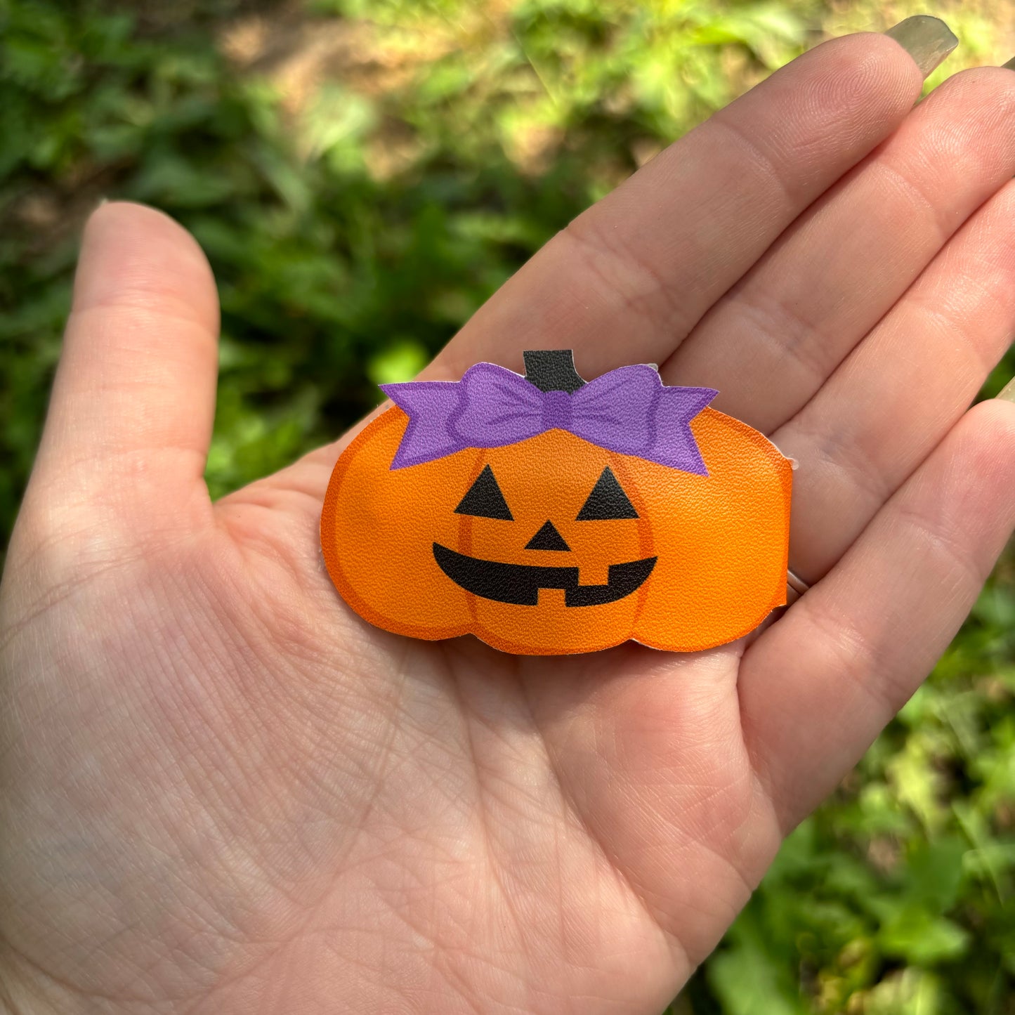 Pumpkin with bow snap clip