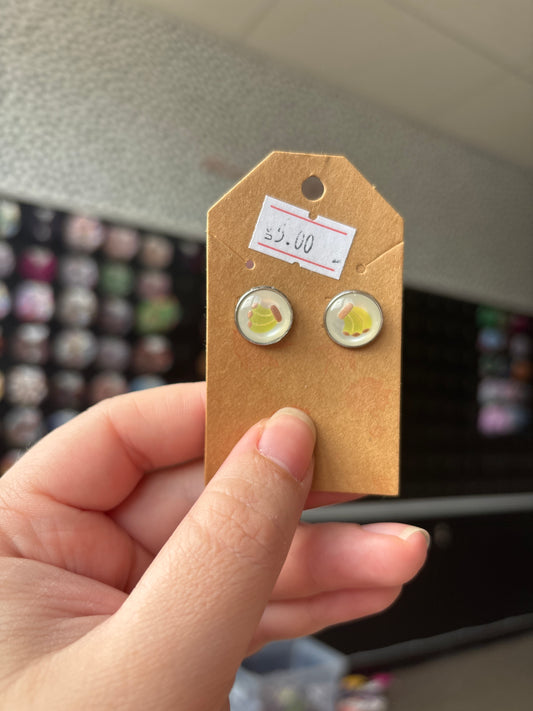 Banana 12mm earring
