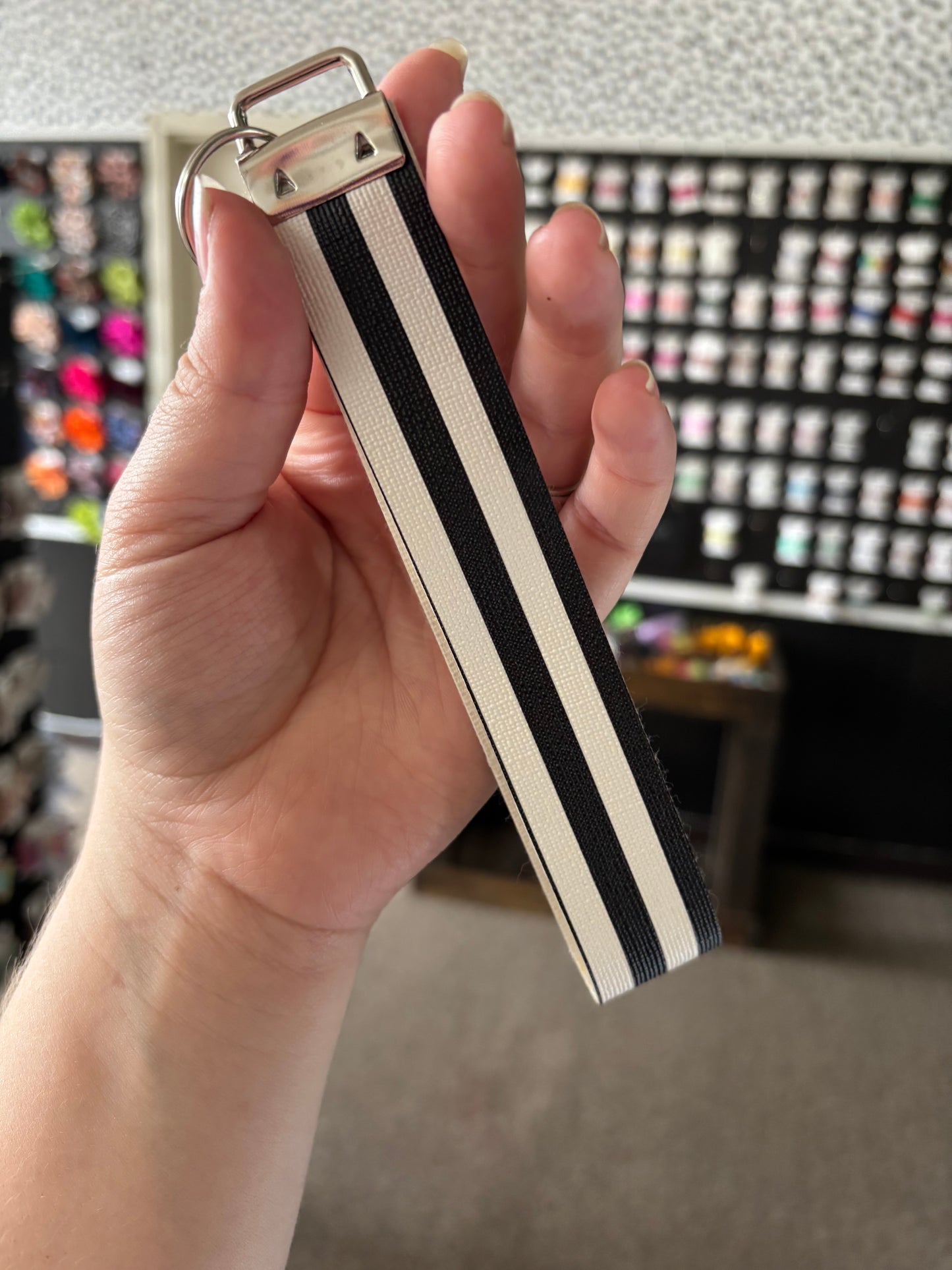 Black&white stripes key chain
