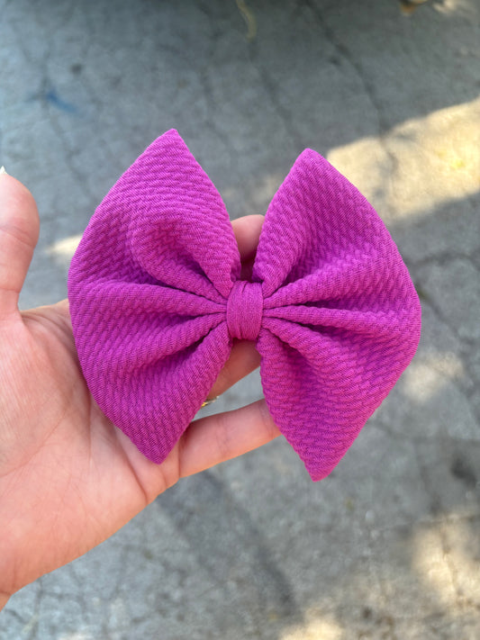 Magenta regular clip bow