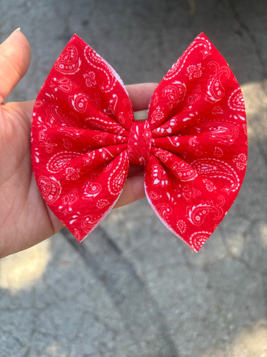 Red paisley regular bow